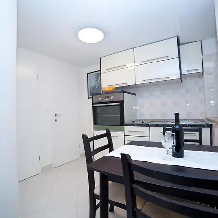 Buza Apartment *