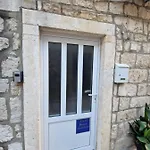 Buza Διαμέρισμα *
